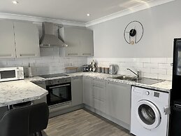 Captivating 2-bed Villa in Millendreath Near Looe