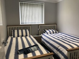 Captivating 2-bed Villa in Millendreath Near Looe