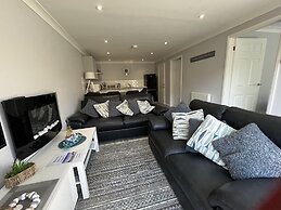 Captivating 2-bed Villa in Millendreath Near Looe