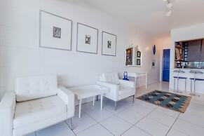 RV04 - Quarto e Sala Vista Mar