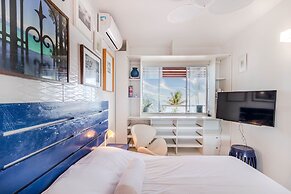 RV04 - Quarto e Sala Vista Mar