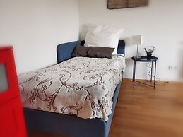 Apartment Close to Lake Ferienwohnung Seenah