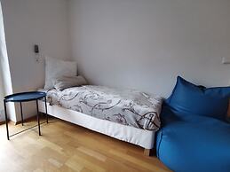 Apartment Close to Lake Ferienwohnung Seenah