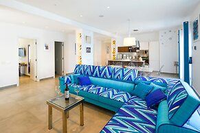 Beachfront Villa Sorrento & private sea access