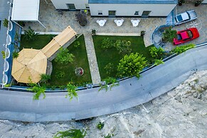 Beachfront Villa Sorrento & private sea access