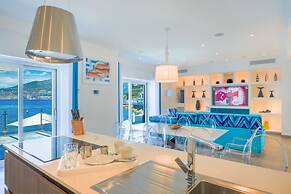 Beachfront Villa Sorrento & private sea access