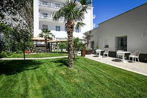 Beachfront Villa Sorrento & private sea access