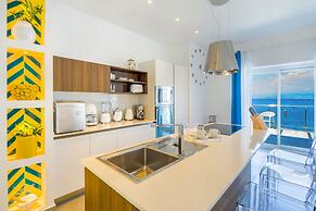 Beachfront Villa Sorrento & private sea access