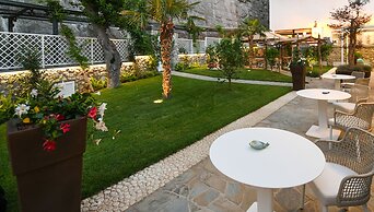 Beachfront Villa Sorrento & private sea access