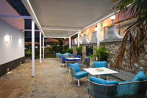 Beachfront Villa Sorrento & private sea access