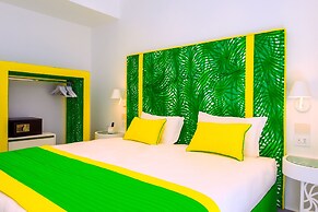 Beachfront Villa Sorrento & private sea access