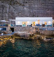 Beachfront Villa Sorrento & private sea access