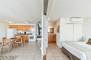 Waikiki Banyan Condo With Panoramic 37th Floor Ocean Views by Koko Res