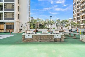Waikiki Banyan Condo With Panoramic 37th Floor Ocean Views by Koko Res