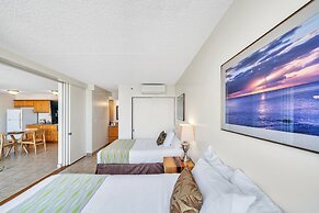 Waikiki Banyan Condo With Panoramic 37th Floor Ocean Views by Koko Res