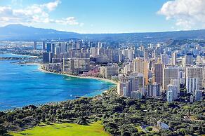 Waikiki Banyan Condo With Panoramic 37th Floor Ocean Views by Koko Res