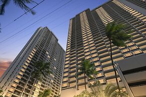 Waikiki Banyan Condo With Panoramic 37th Floor Ocean Views by Koko Res