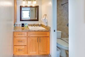 Waikiki Banyan Condo With Panoramic 37th Floor Ocean Views by Koko Res