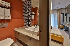 Neva Boutique Hotel