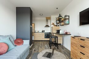 Lumina apartment on Drewnowska