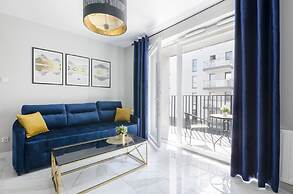 Lumina apartment on Drewnowska
