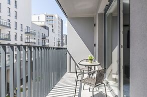 Lumina apartment on Drewnowska