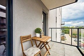 Lumina apartment on Drewnowska