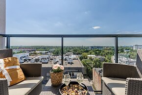 Lumina apartment on Drewnowska