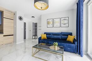 Lumina apartment on Drewnowska