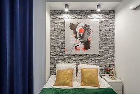 Lumina apartment on Drewnowska