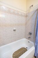 Golden Dream Studio 306 B