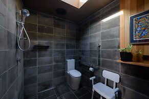 Fusilier Cottage Battery Point