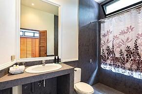 Luxury Beachfront Tai Pan Villa