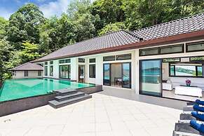 Luxury Beachfront Tai Pan Villa