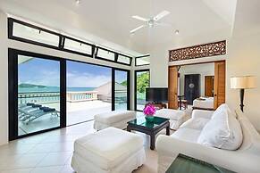 Luxury Beachfront Tai Pan Villa