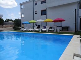 Ilsad Apartments - Apartment With Pool 80 Meters From sea - Great Loca