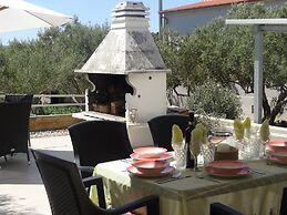 Ilsad Apartments - Apartment With Pool 80 Meters From sea - Great Loca