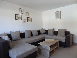 Ilsad Apartments - Apartment With Pool 80 Meters From sea - Great Loca