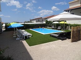 Ilsad Apartments - Apartment With Pool 80 Meters From sea - Great Loca