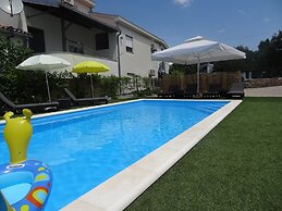 Ilsad Apartments - Apartment With Pool 80 Meters From sea - Great Loca