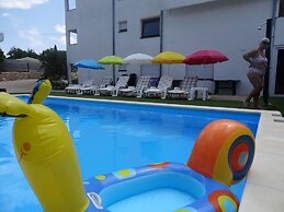 Ilsad Apartments, Apartment With Pool 80 Meters From se, Sea View From