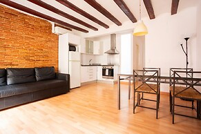 Old Town Apartment With Balcony And Wifi