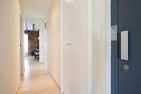 Old Town Apartment With Balcony And Wifi