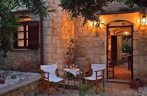 Traditional Stone House In Vamos