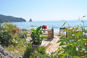 Corfu Beachfront Holiday Houses Yannis on Agios Gordios Beach