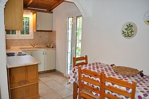 Corfu Beachfront Holiday Houses Yannis on Agios Gordios Beach