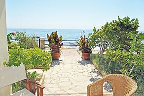Corfu Beachfront Holiday Houses Yannis on Agios Gordios Beach