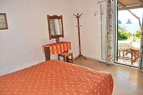 Corfu Beachfront Holiday Houses Yannis on Agios Gordios Beach