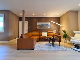 Spacious And Modern 3-bedroom Near Center, Free Parking