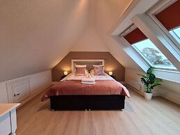 Spacious And Modern 3-bedroom Near Center, Free Parking